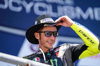 Pensiun dari MotoGP, Rossi Akan Beralih ke Balap Mobil